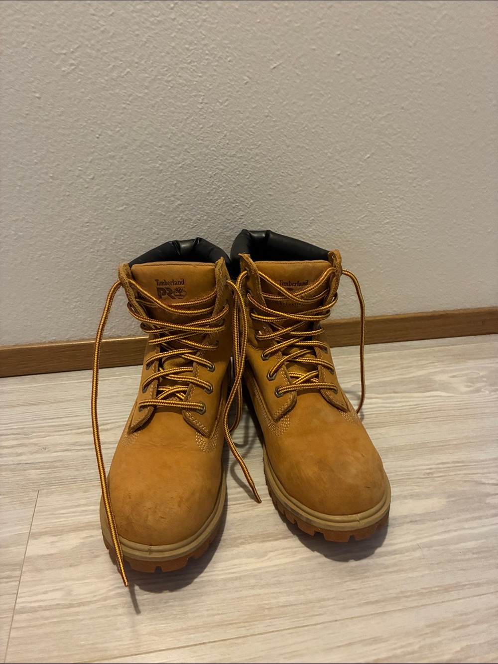 Timberland Wheat Steel Toe Lace-Up Women’s Work Boots in Golden Tan